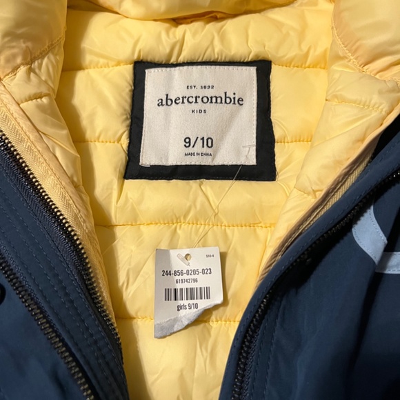 New Abercrombie and Fitch Kids winter jacket NWT - Picture 3 of 4